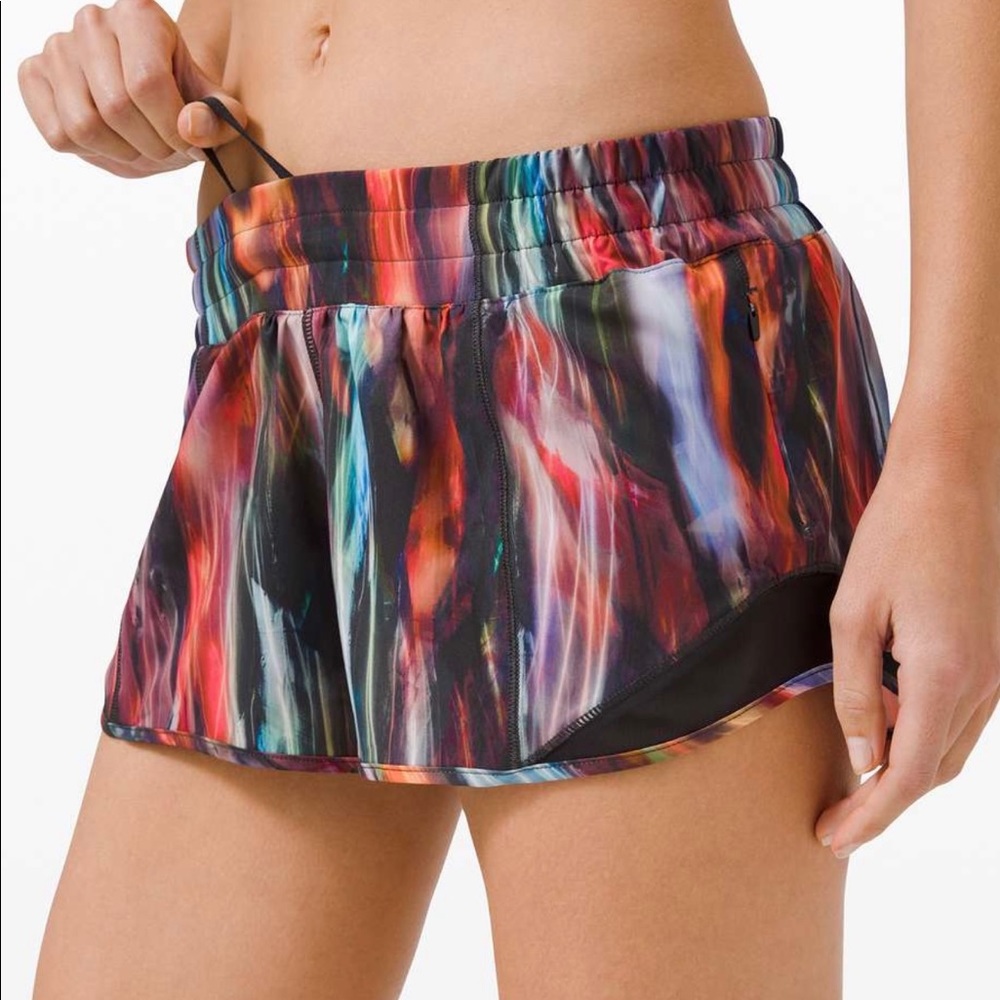 Lululemon hotty hot size 4